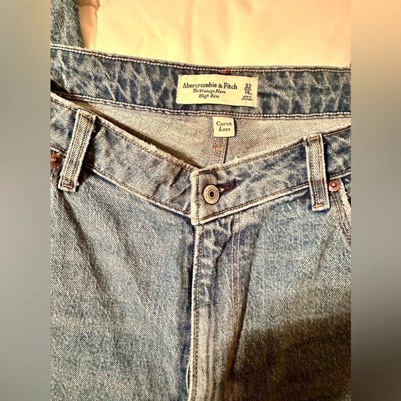 A&F Curve Love High Rise Vintage Flare Jean - Picture 5 of 6